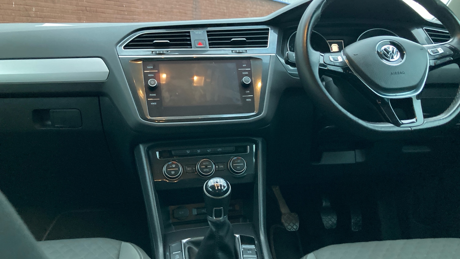 Used Volkswagen Tiguan 2018 for sale - 76545238: Photo 14