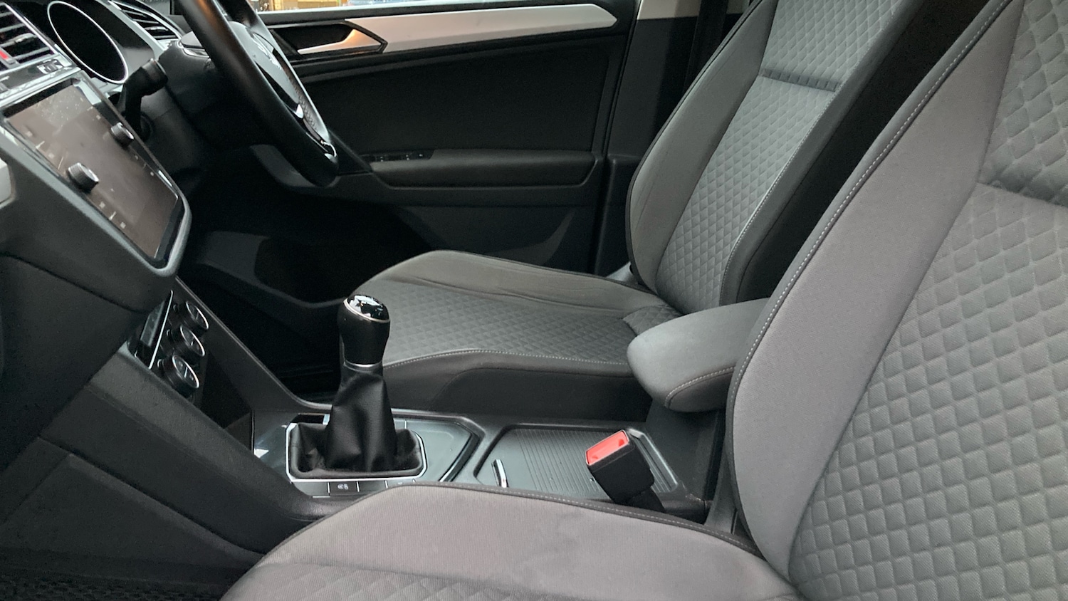 Used Volkswagen Tiguan 2018 for sale - 76545238: Photo 27