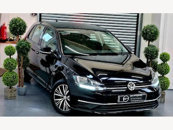 Used Volkswagen Golf 2018 for sale - 77903180: Photo