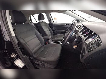 Used Volkswagen Golf 2018 for sale - 77903180: Photo