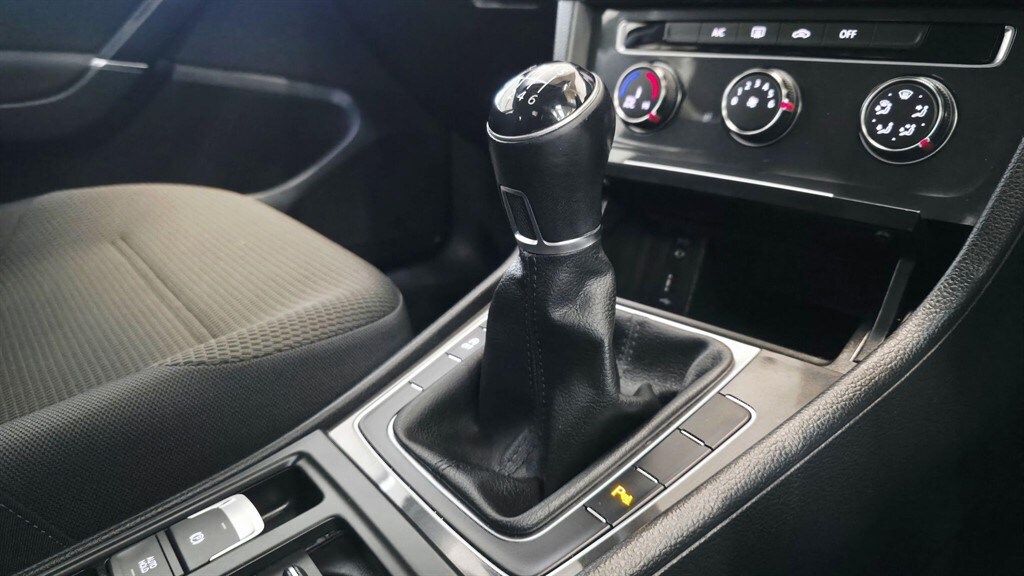 Used Volkswagen Golf 2018 for sale - 77903180: Photo 41