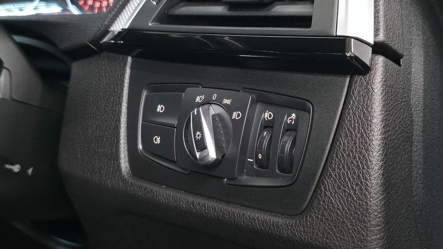 Used BMW 3 Series 2019 for sale - 77403630: Photo 8