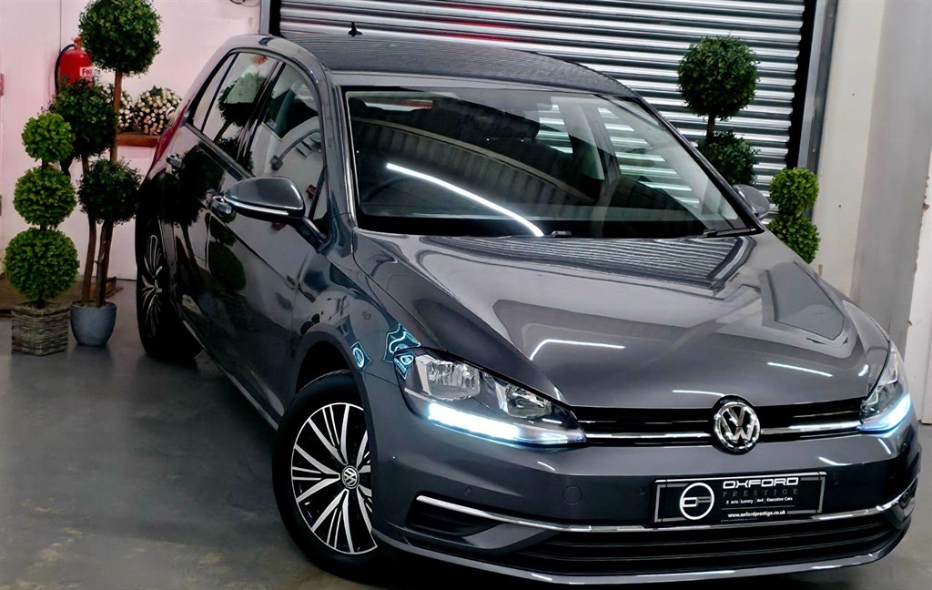 Used Volkswagen Golf 2017 for sale - 77903181: Photo 1