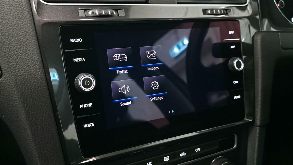 Used Volkswagen Golf 2017 for sale - 77903181: Photo 23