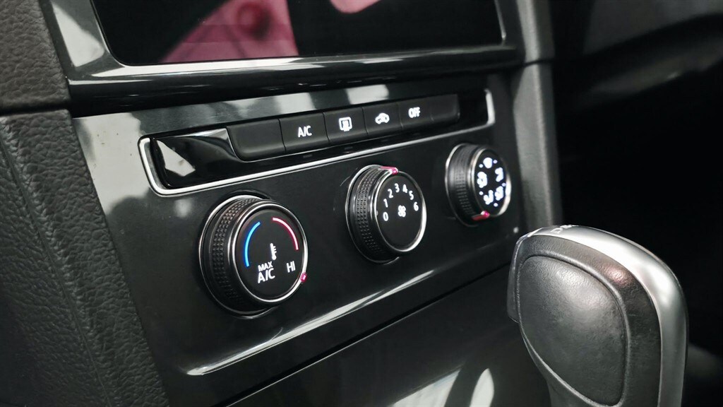 Used Volkswagen Golf 2017 for sale - 77903181: Photo 37