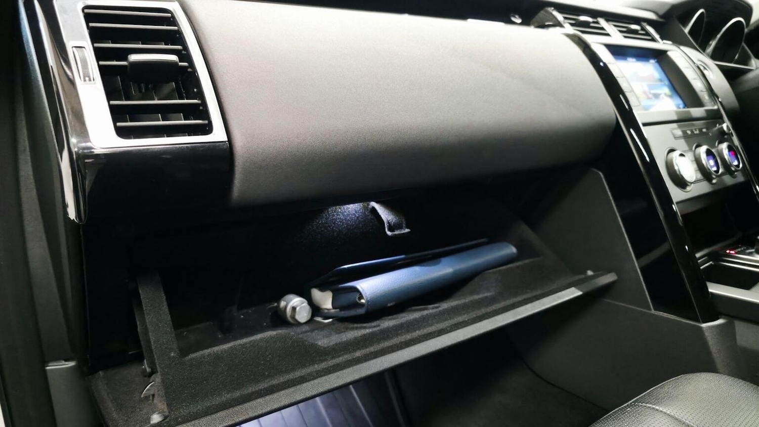 Used Land Rover Discovery 2018 for sale - 77218159: Photo 26