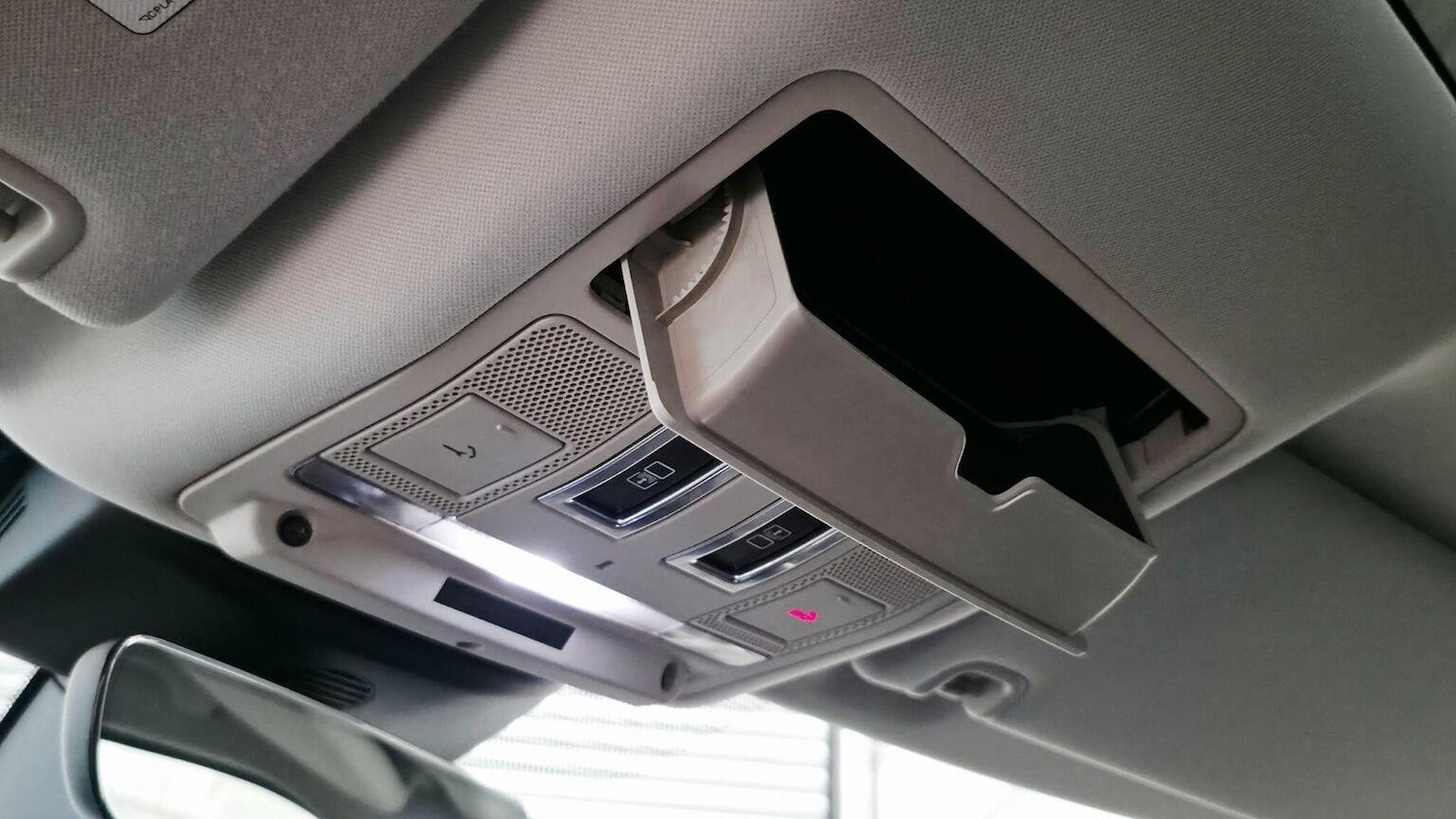 Used Land Rover Discovery 2018 for sale - 77218159: Photo 28