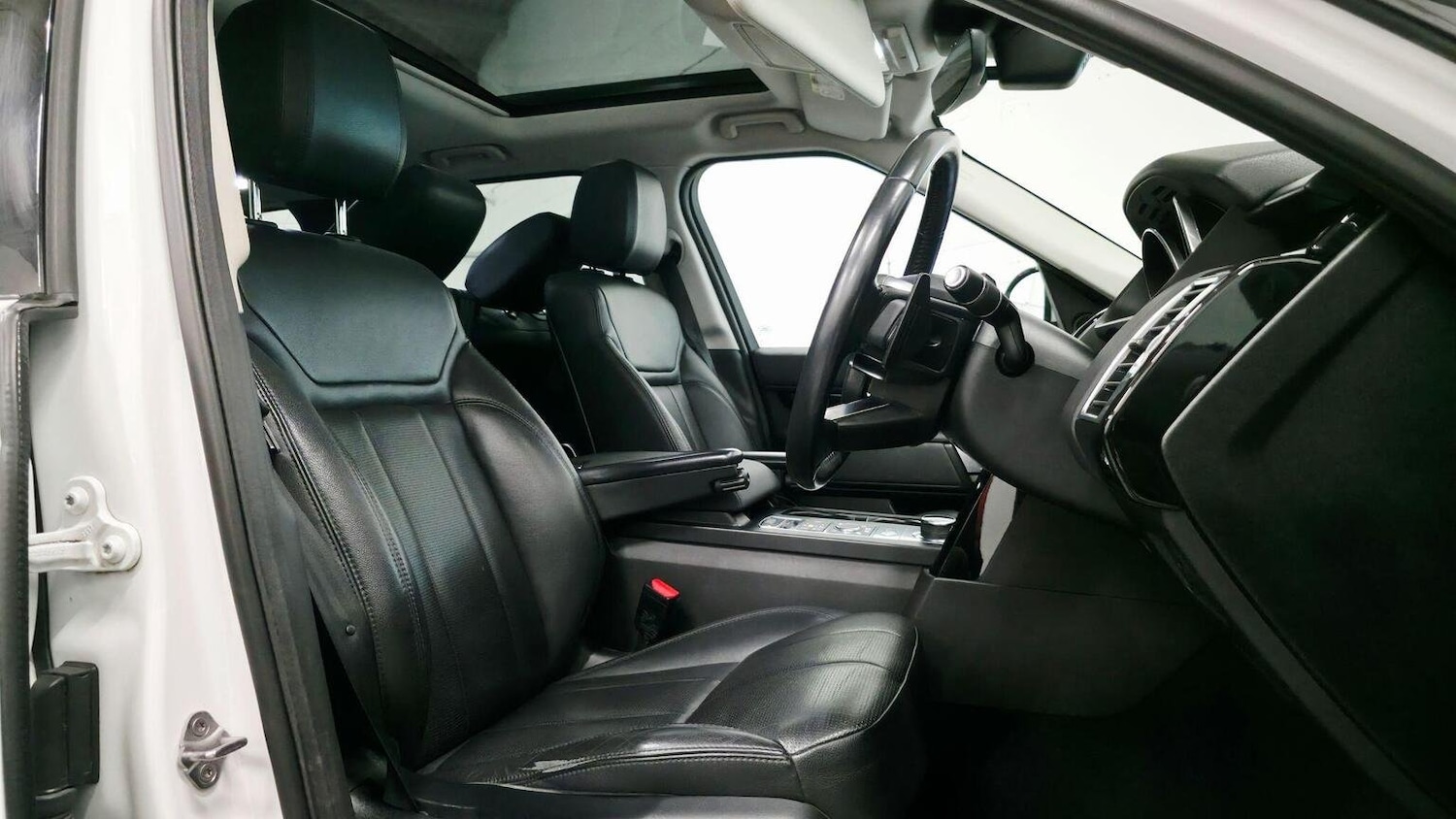 Used Land Rover Discovery 2018 for sale - 77218159: Photo 3