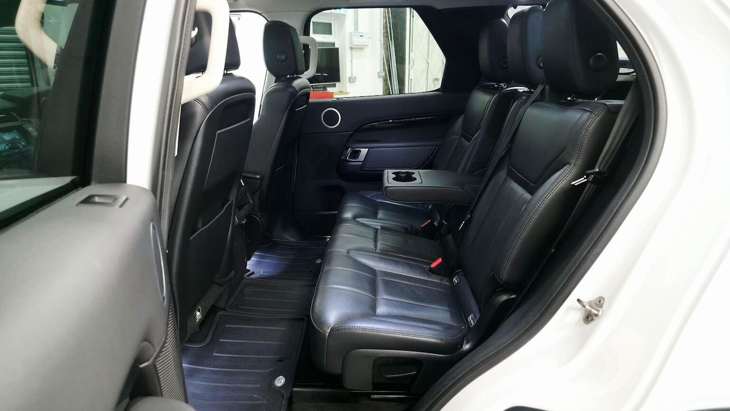 Used Land Rover Discovery 2018 for sale - 77218159: Photo 47
