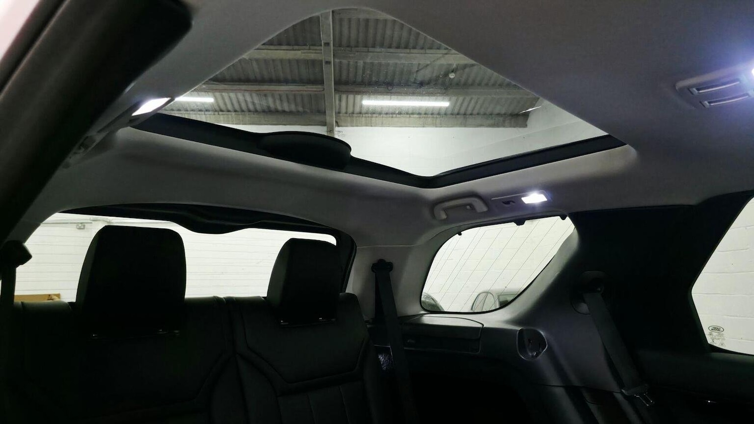 Used Land Rover Discovery 2018 for sale - 77218159: Photo 6