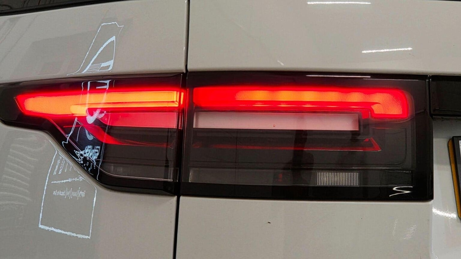 Used Land Rover Discovery 2018 for sale - 77218159: Photo 74