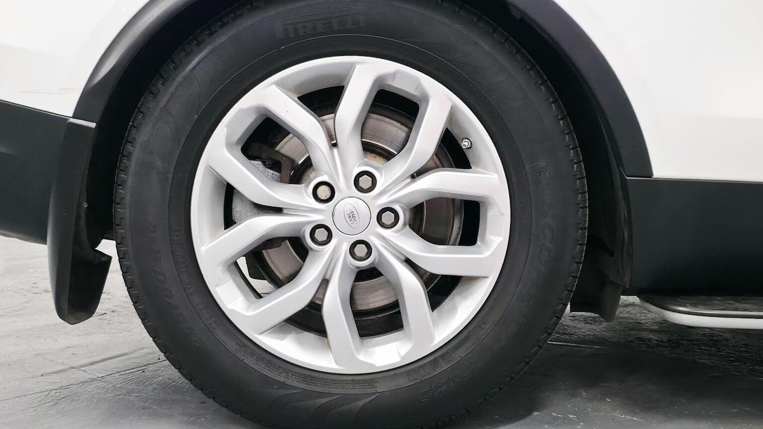 Used Land Rover Discovery 2018 for sale - 77218159: Photo 85