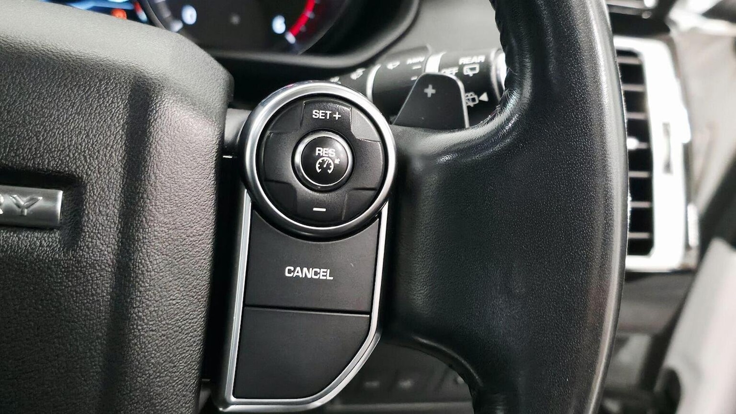 Used Land Rover Discovery 2018 for sale - 77218159: Photo 9