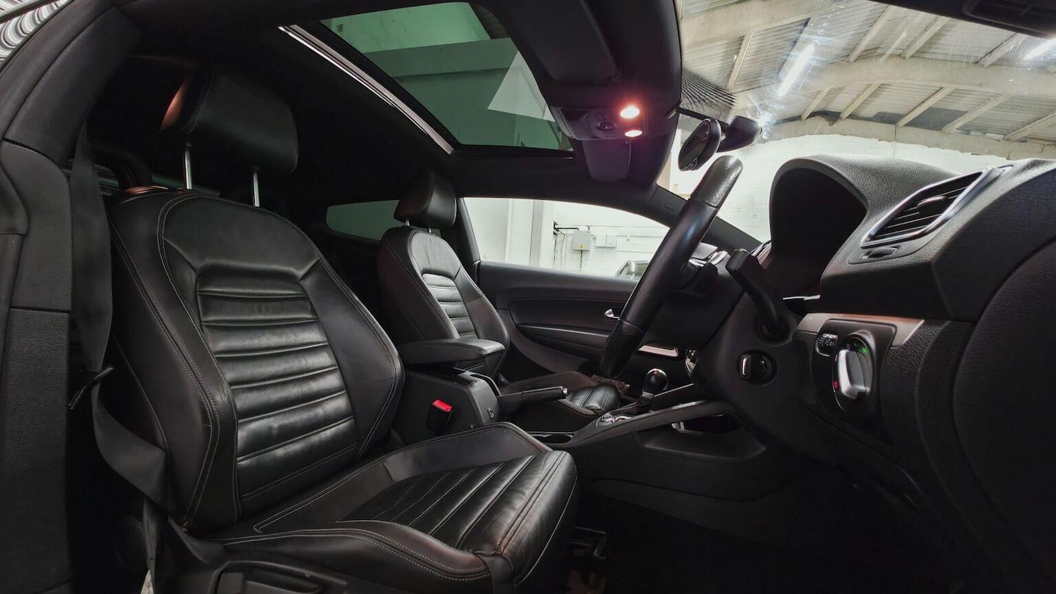 Used Volkswagen Scirocco 2009 for sale - 77218153: Photo 13