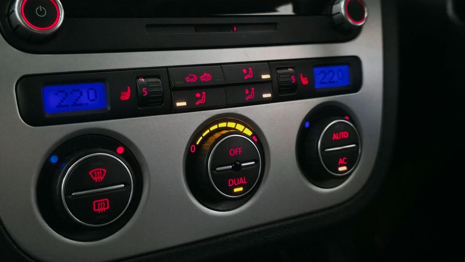 Used Volkswagen Scirocco 2009 for sale - 77218153: Photo 28