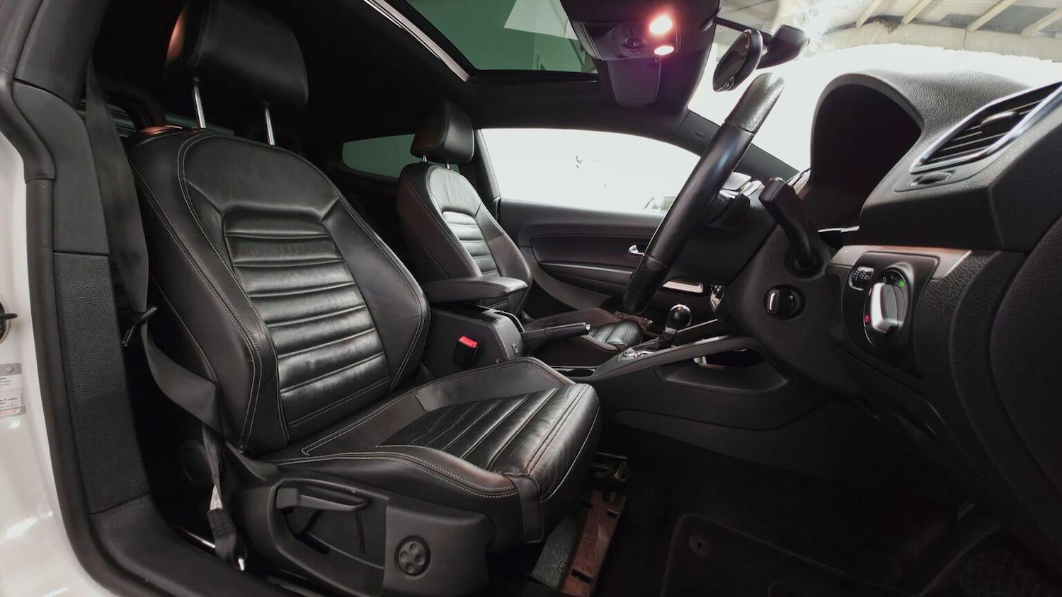 Used Volkswagen Scirocco 2009 for sale - 77218153: Photo 3