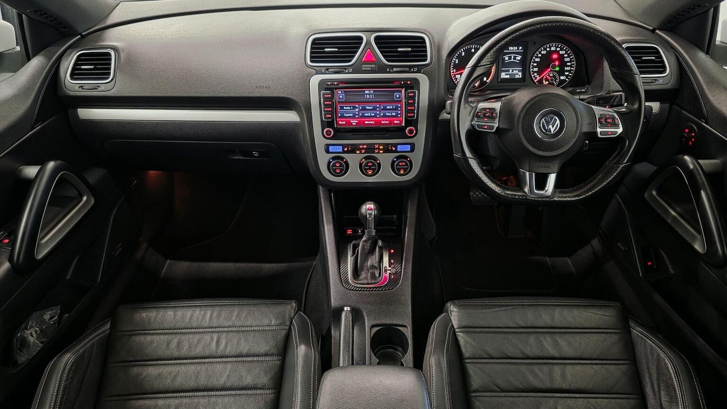 Used Volkswagen Scirocco 2009 for sale - 77218153: Photo 4