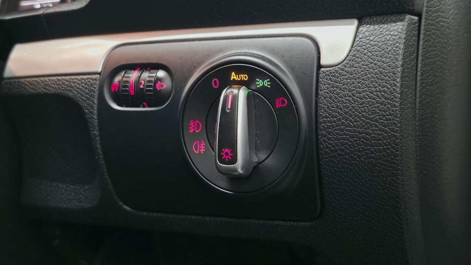 Used Volkswagen Scirocco 2009 for sale - 77218153: Photo 6