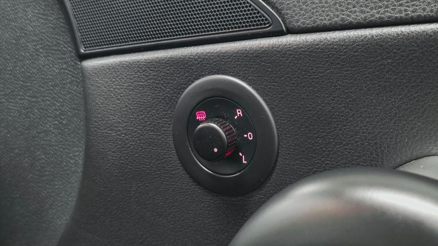 Used Volkswagen Scirocco 2009 for sale - 77218153: Photo 8