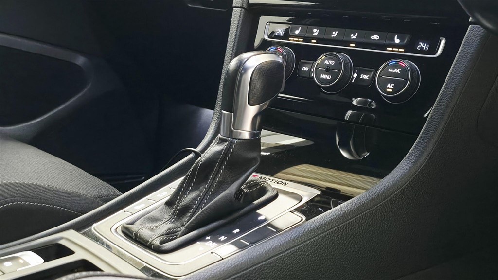 Used Volkswagen Golf 2016 for sale - 78118107: Photo 4