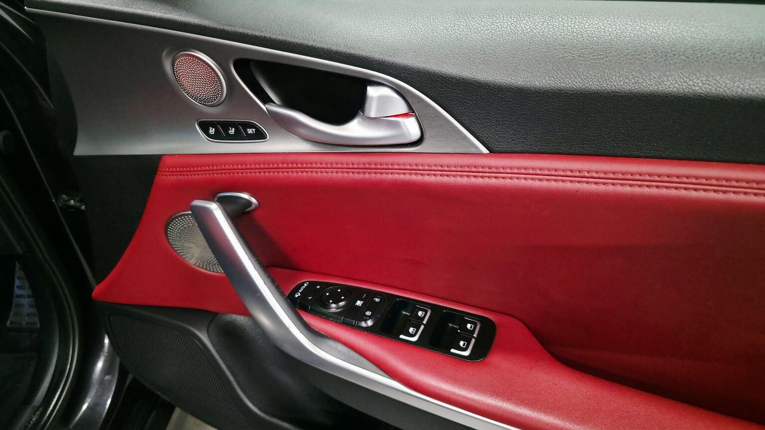 Used Kia Stinger 2017 for sale - 77482285: Photo 10