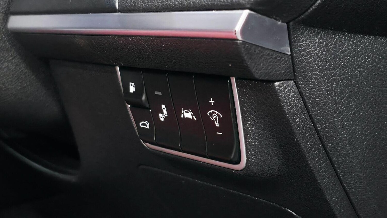 Used Kia Stinger 2017 for sale - 77482285: Photo 12