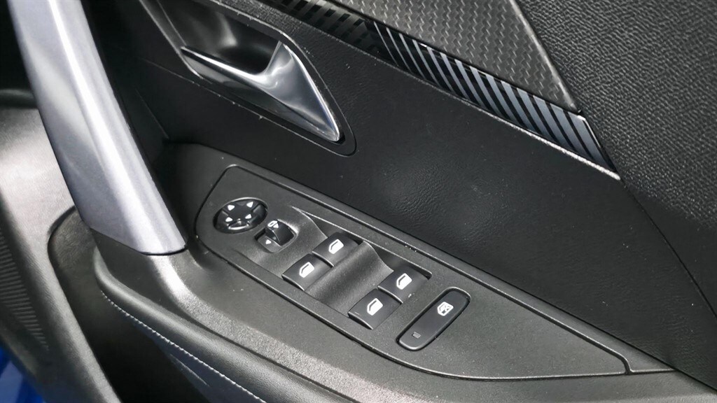 Used Peugeot 2008 2020 for sale - 77903173: Photo 8