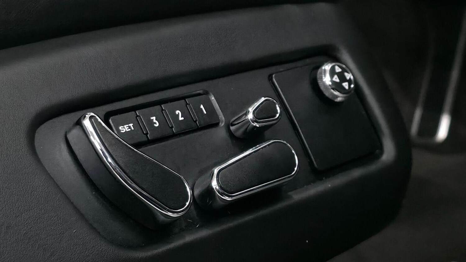 Used Bentley Continental 2015 for sale - 77474859: Photo 33