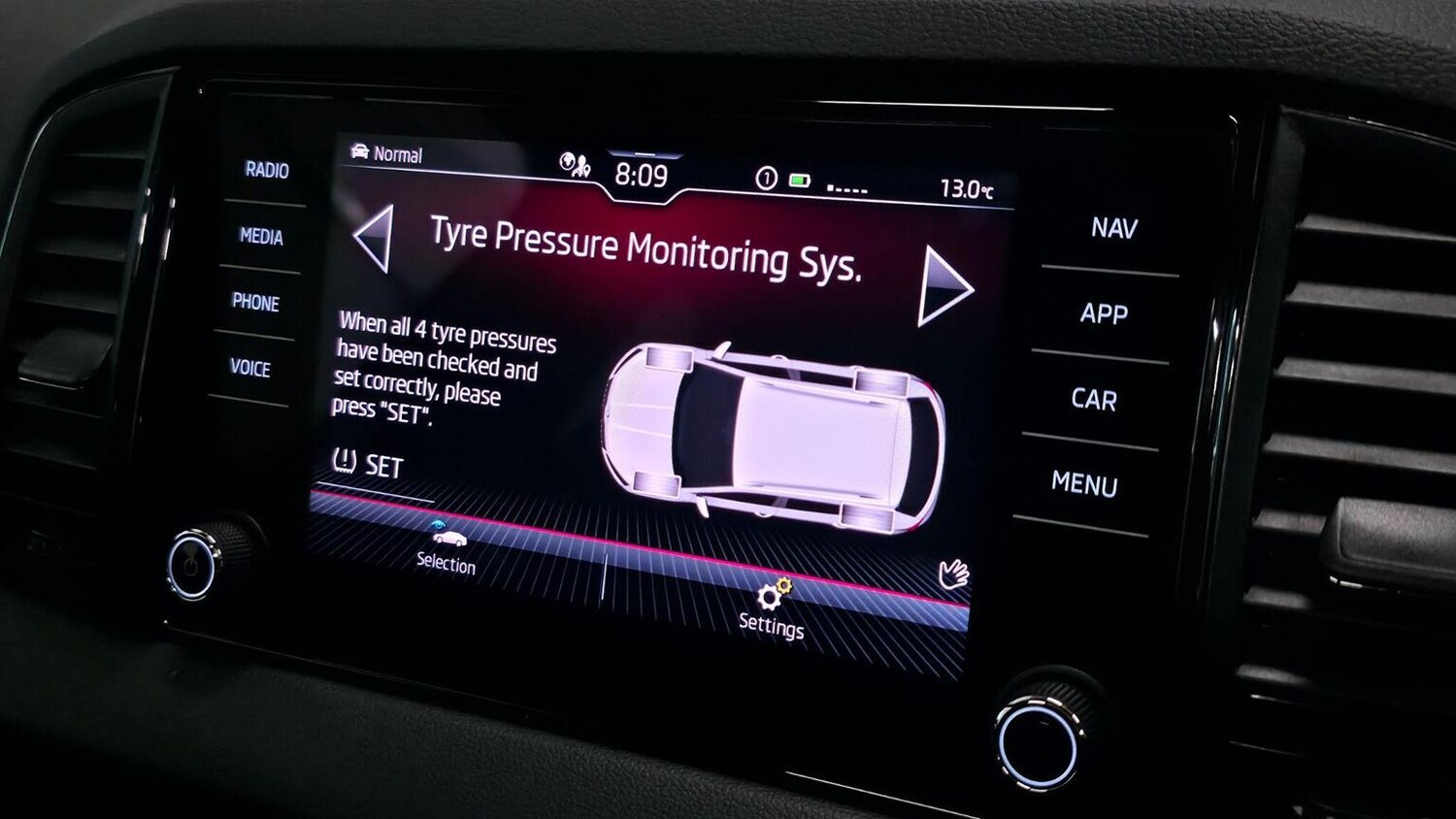 Used Skoda Karoq 2021 for sale - 77528302: Photo 23