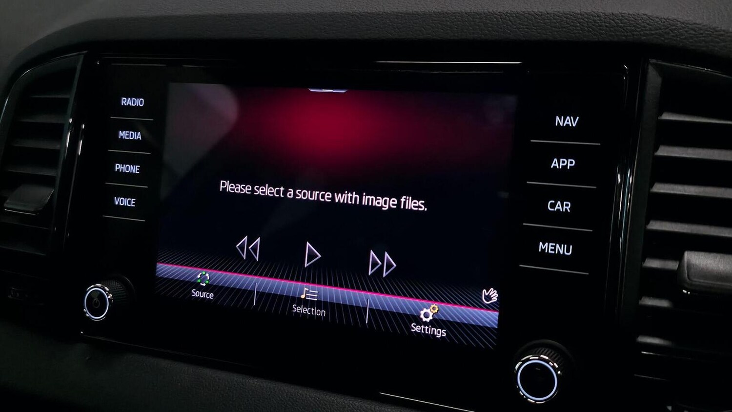 Used Skoda Karoq 2021 for sale - 77528302: Photo 33