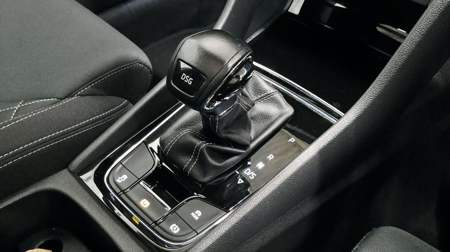 Used Skoda Karoq 2021 for sale - 77528302: Photo 42