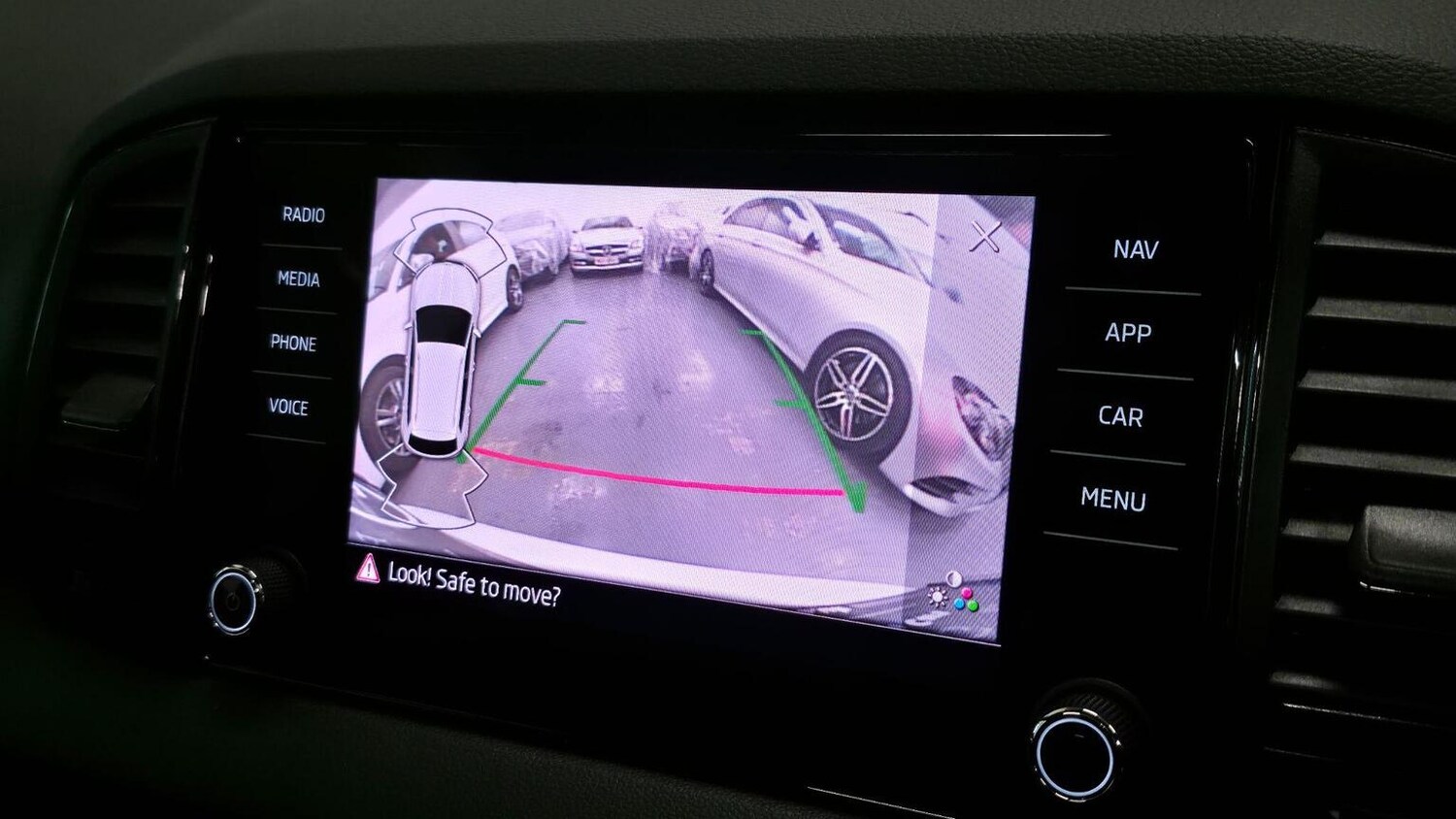 Used Skoda Karoq 2021 for sale - 77528302: Photo 7