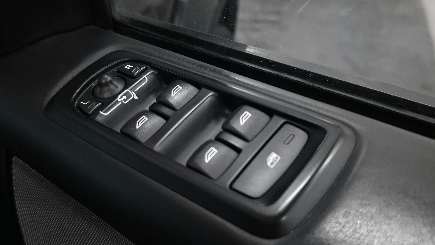 Used Land Rover Discovery 2013 for sale - 77218151: Photo 12