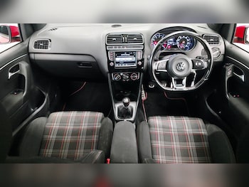 Used Volkswagen Polo 2015 for sale - 79400139: Photo