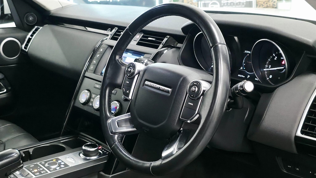 Used Land Rover Discovery 2018 for sale - 77903174: Photo 2