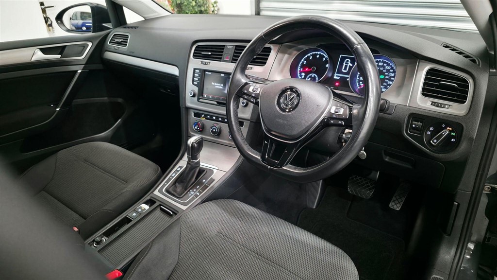 Used Volkswagen Golf 2016 for sale - 78123321: Photo 2