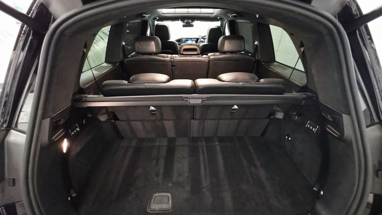 Used Mercedes-Benz GLS 2023 for sale - 77218160: Photo 65