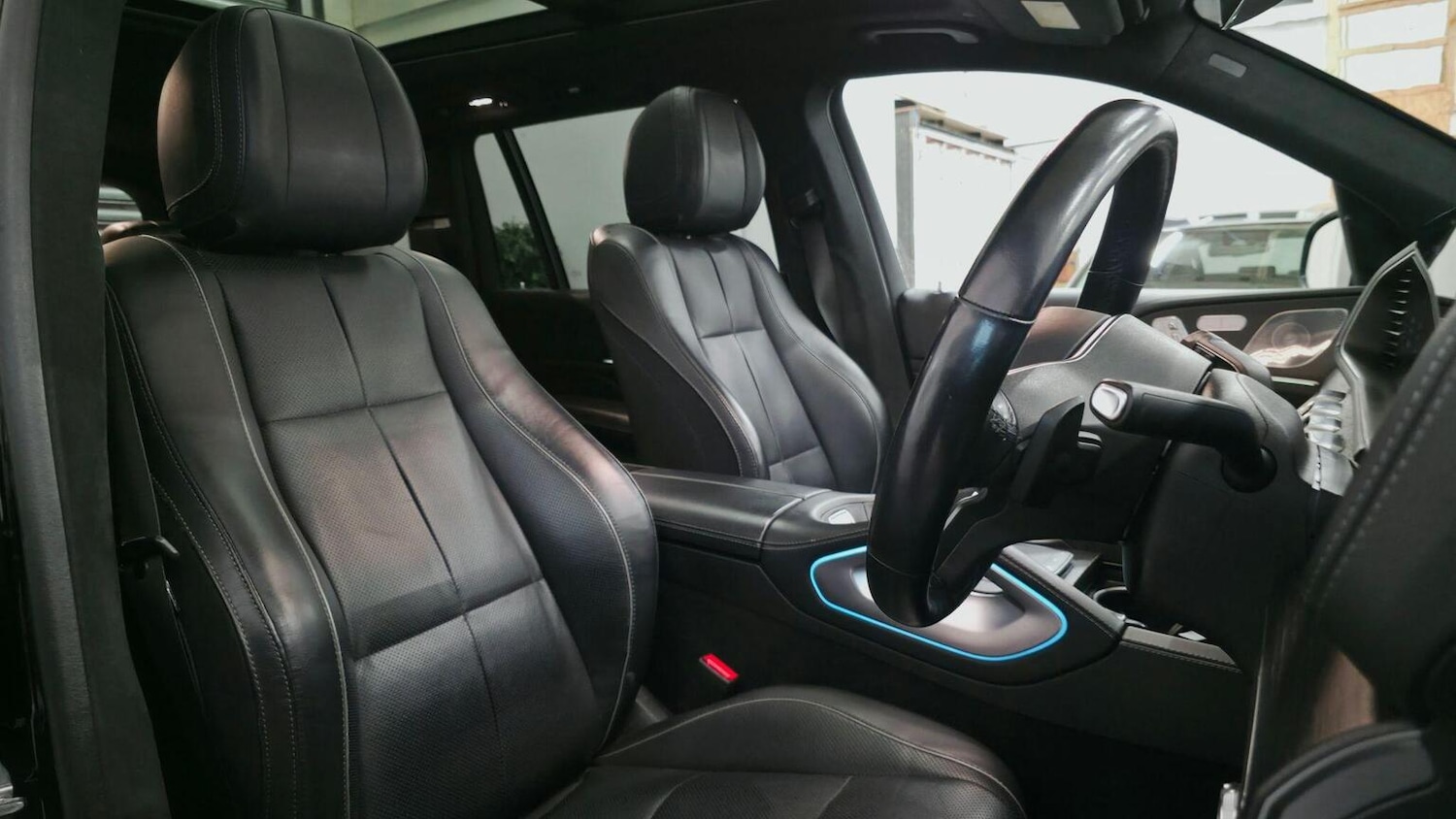 Used Mercedes-Benz GLS 2023 for sale - 77218160: Photo 7