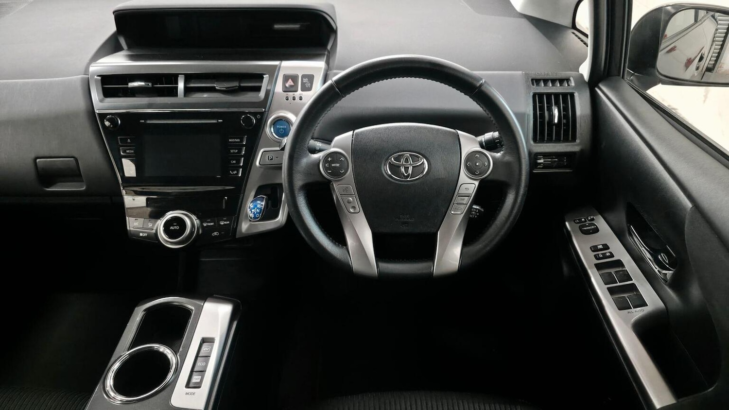 Used Toyota Prius+ 2019 for sale - 77218155: Photo 4