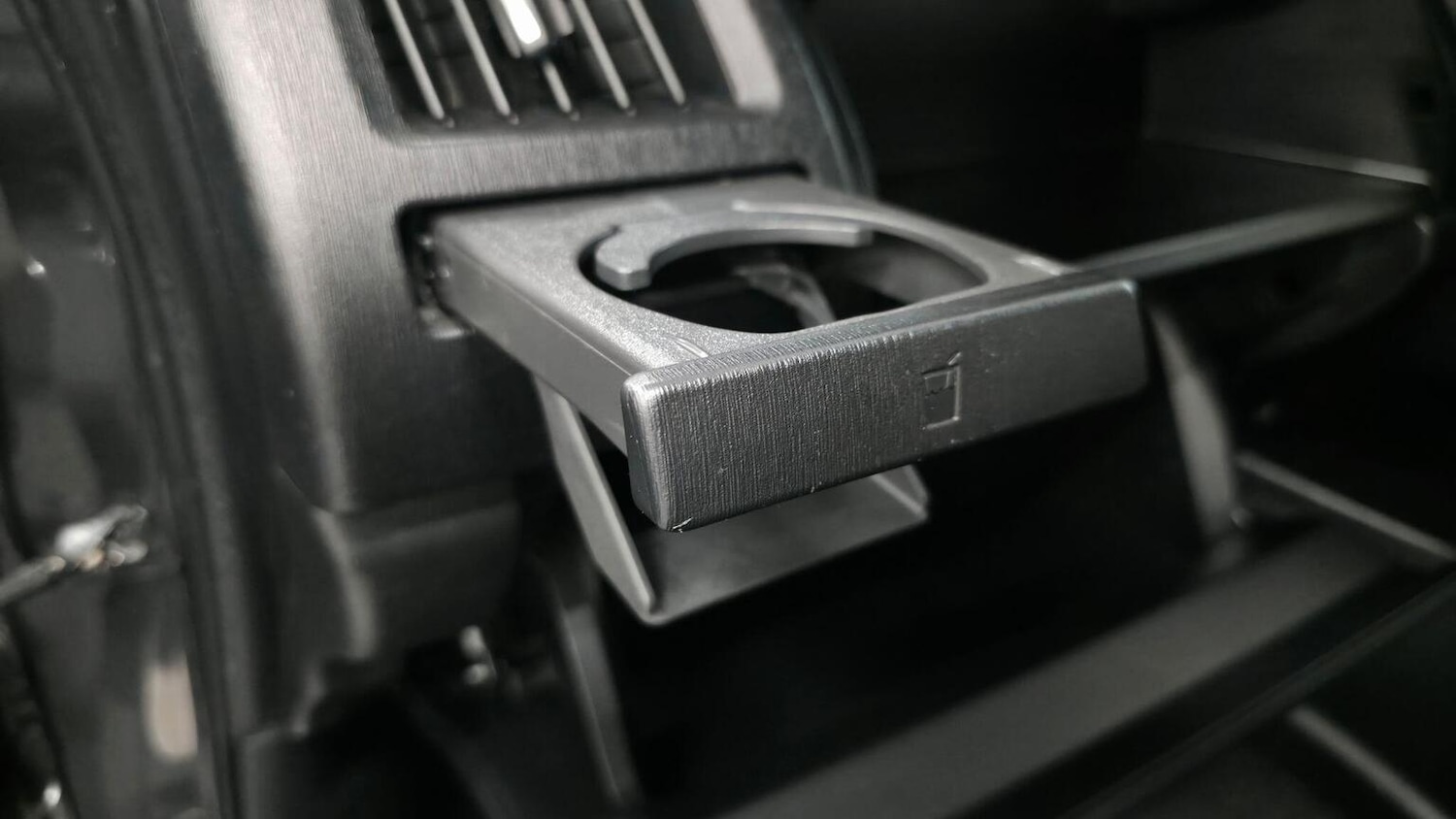 Used Toyota Prius+ 2019 for sale - 77218155: Photo 40