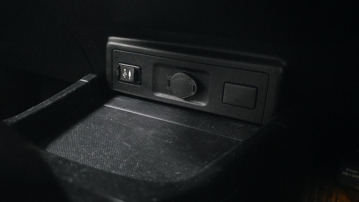 Used Toyota Prius+ 2019 for sale - 77218155: Photo 41