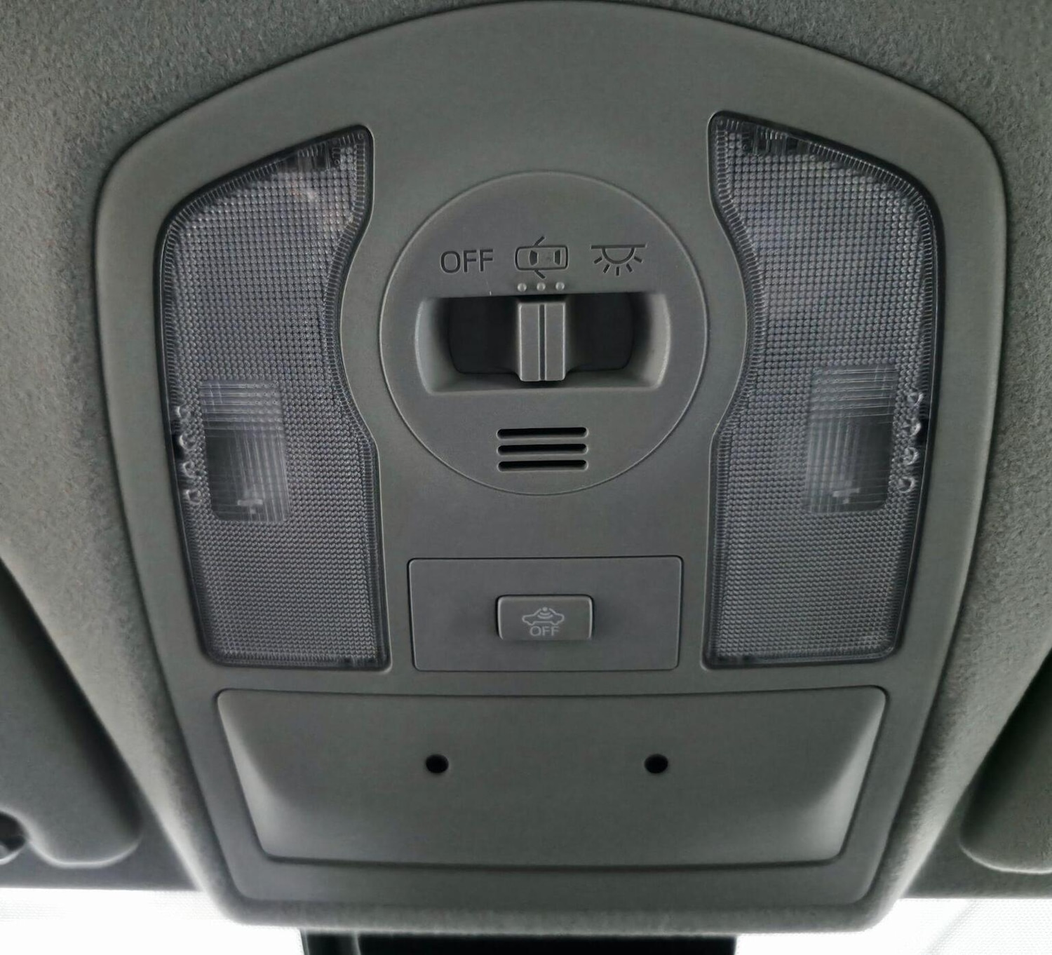 Used Toyota Prius+ 2019 for sale - 77218155: Photo 42