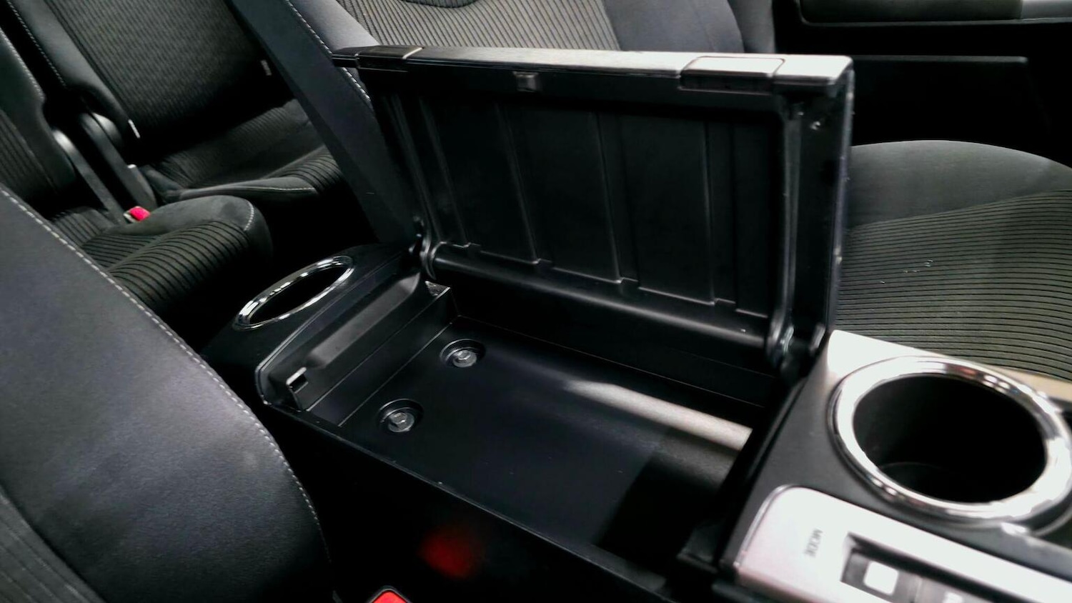 Used Toyota Prius+ 2019 for sale - 77218155: Photo 45