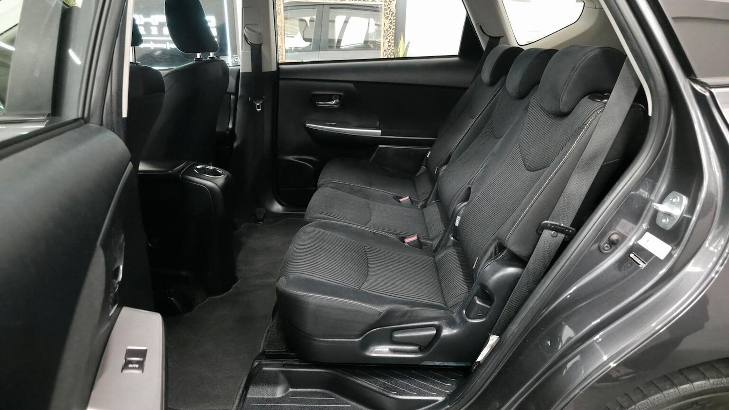 Used Toyota Prius+ 2019 for sale - 77218155: Photo 49