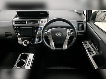 Used Toyota Prius+ 2019 for sale - 77218155: Photo