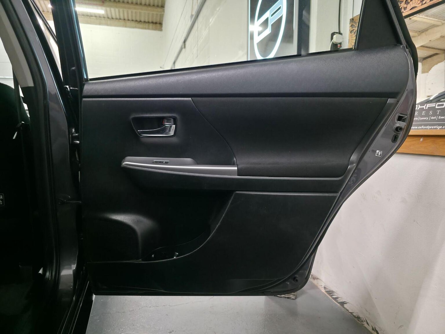 Used Toyota Prius+ 2019 for sale - 77218155: Photo 52