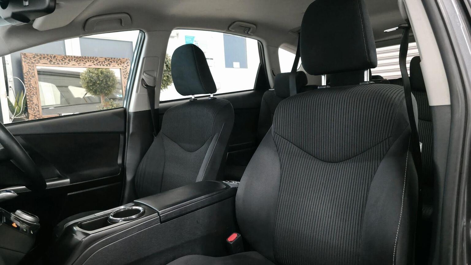 Used Toyota Prius+ 2019 for sale - 77218155: Photo 6