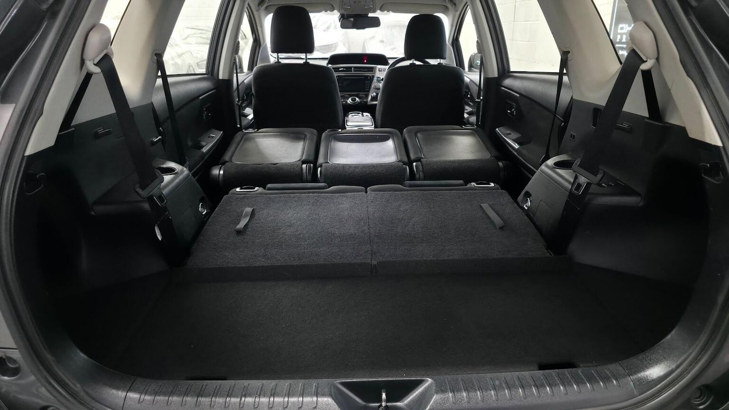 Used Toyota Prius+ 2019 for sale - 77218155: Photo 60