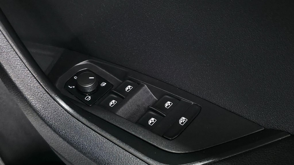 Used Skoda Karoq 2021 for sale - 77903176: Photo 8