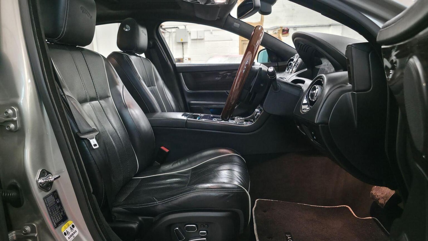 Used Jaguar XJ 2012 for sale - 77459918: Photo 4